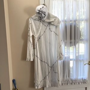 Ghost costume. 4 pieces.